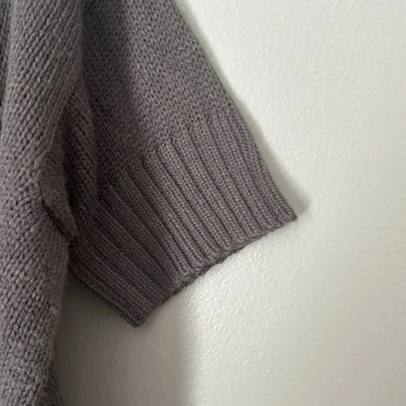 Trouvé Gray Short Sleeve Loose Fit Sweater with Detailed Neckline, Sz XS/S - Picture 3 of 8